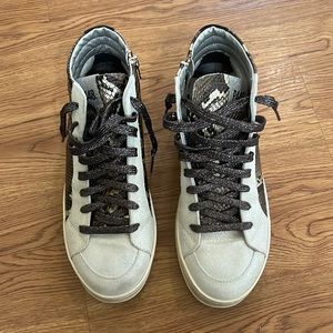 New P448 Skate Snakeskin Print High Top Sneaker in Python
Brown Size 39